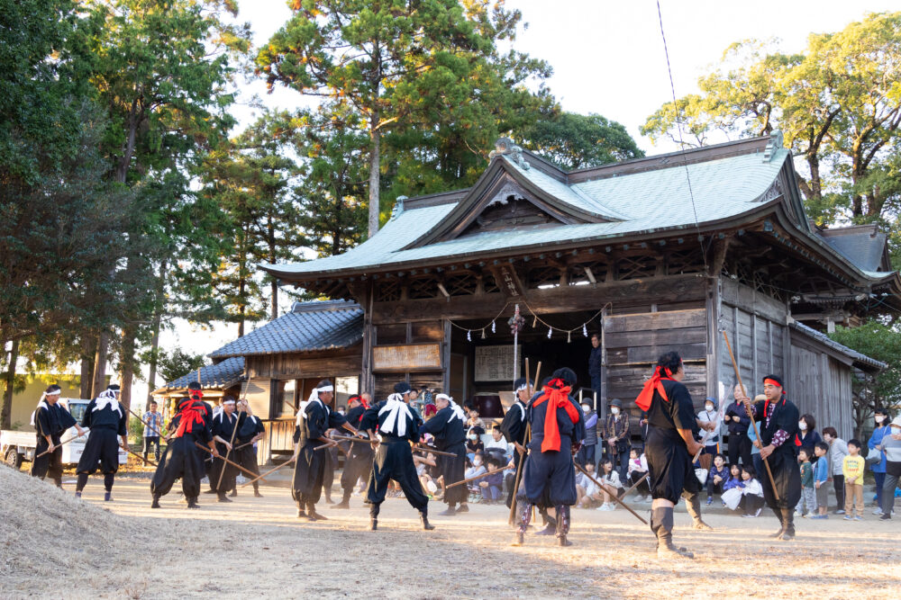 立山神社の棒術・獅子舞